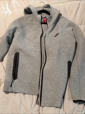 Nike Light Gray Full-Zip Performance Hoodie Jacket